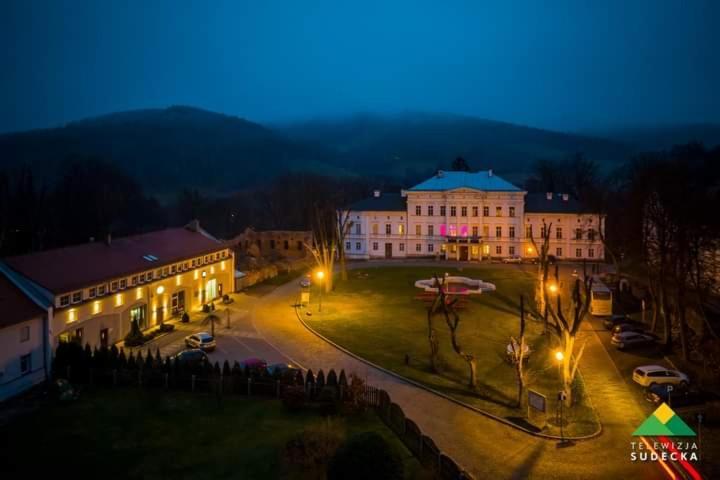 Hostel Browar Jedlinka Jedlina-Zdroj Exteriör bild